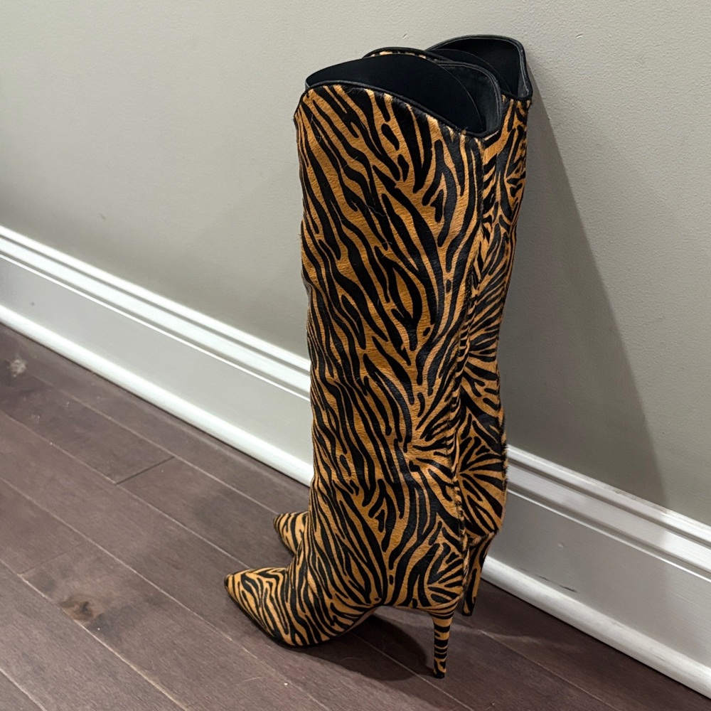 SCHUTZ  Maryana Tiger Print Heeled Boots